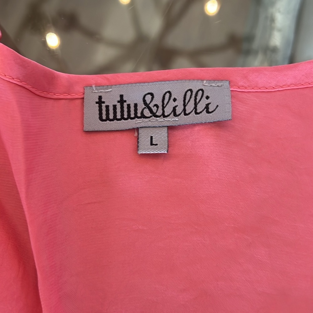 Tutu&lilli satin top, “the Kelly”, size Large, super flattering & adorable! NWOT - Picture 5 of 6